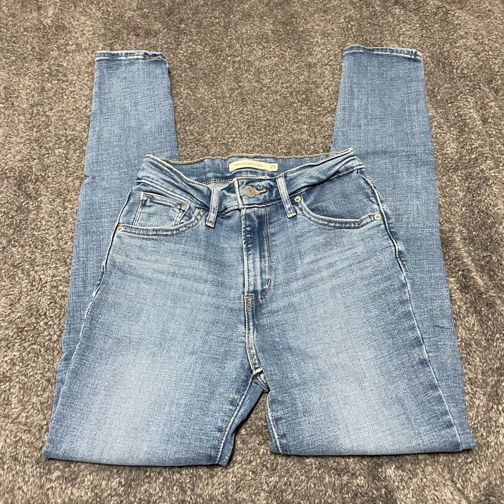 Levi’s 721 High Rise Skinny Jeans